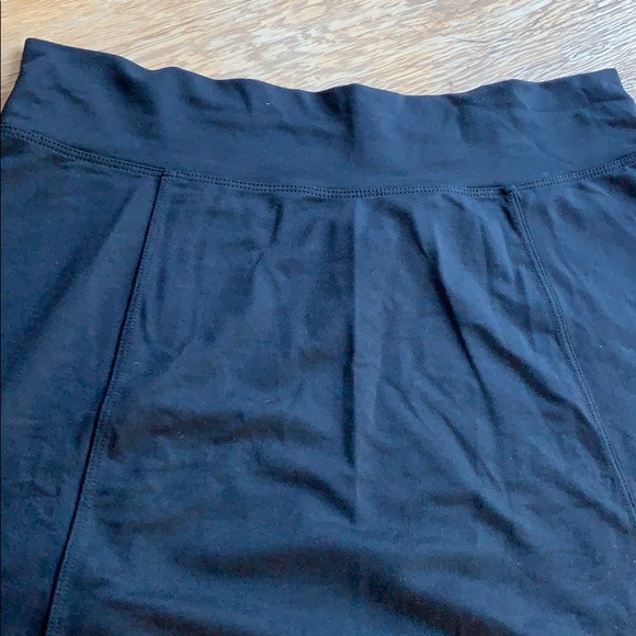Athletic black skirt medium - Picture 2 of 3